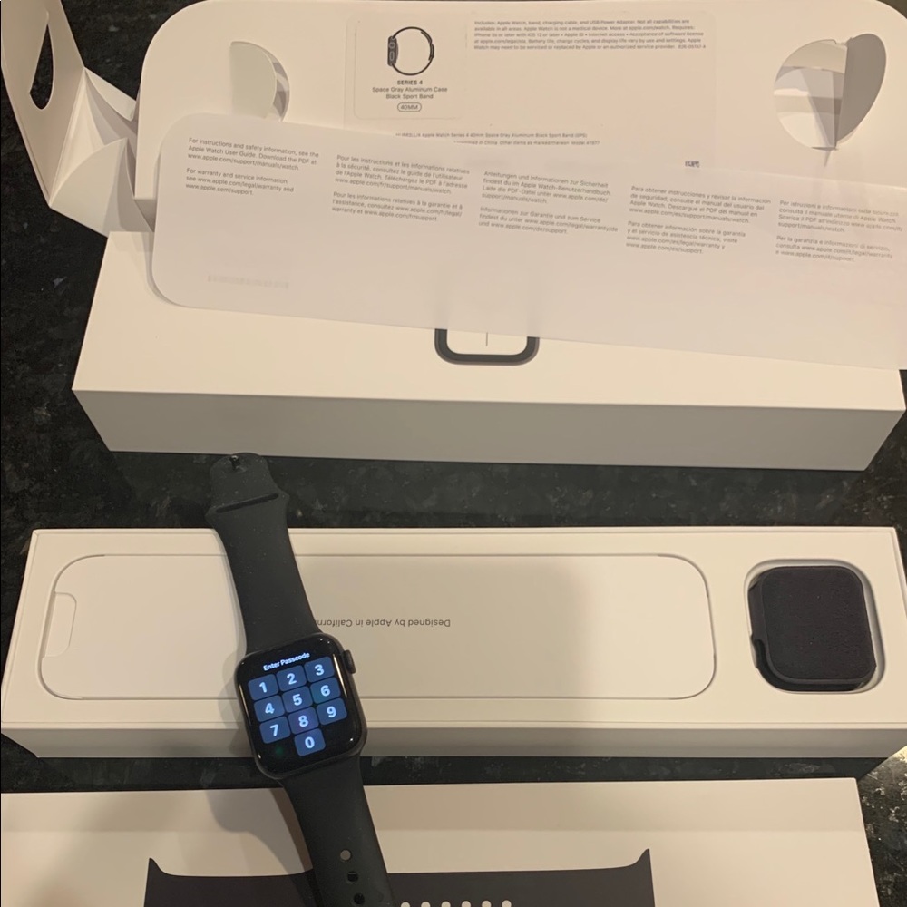 Apple iWatch 4 40 MM - Used